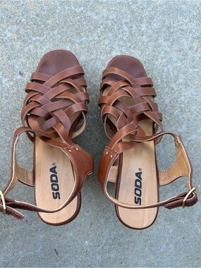 Soda Women's Tan Brown Woven Strap Sandals